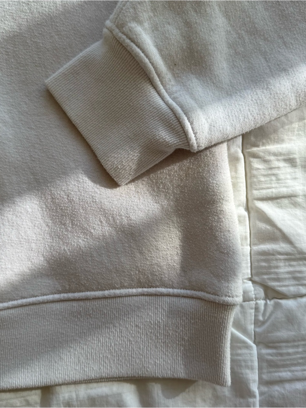 Minimalist AGOLDE Cream Sweatshirt - Picture 6 of 7